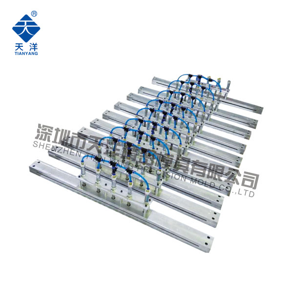 6個(gè)圓X20插齒式氣動(dòng)打孔機(jī)