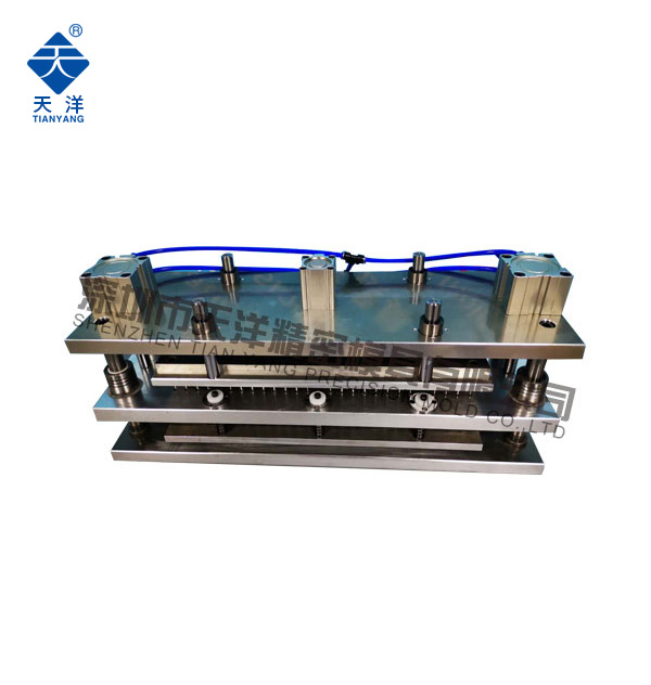 200X8插齒式氣動打孔機 過料400豎向 200X8插齒式氣動打孔機 過料400豎向