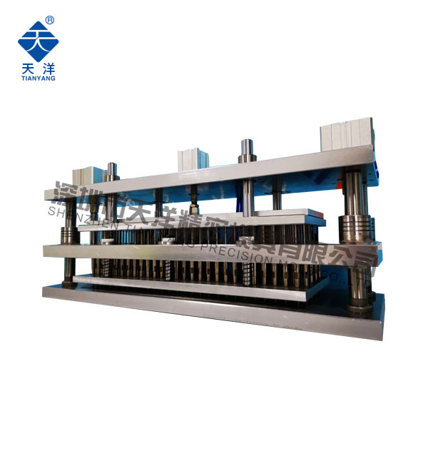 200X8插齒式氣動打孔機 過料400豎向 200X8插齒式氣動打孔機 過料400豎向