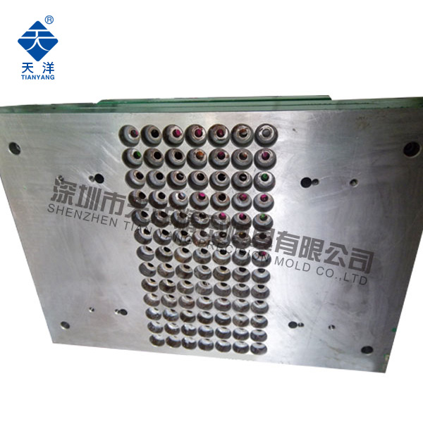 300個(gè)X9mm氣動(dòng)打孔機(jī)