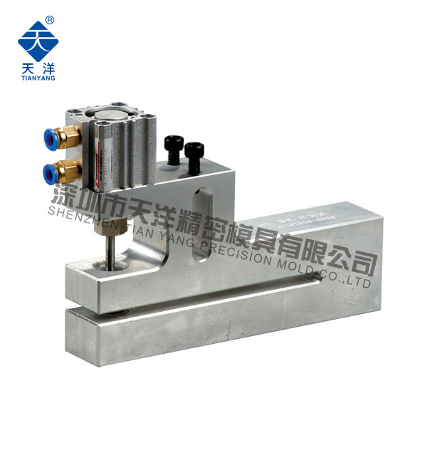 圓孔氣動(dòng)打孔機(jī)