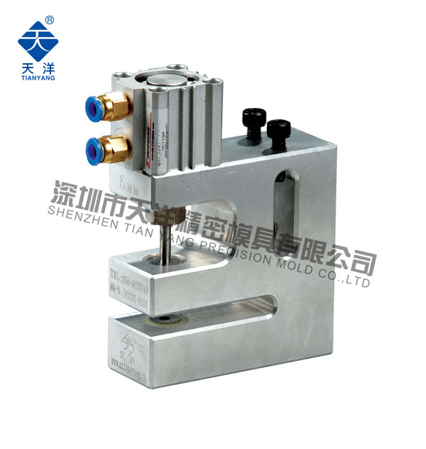 圓孔氣動(dòng)打孔機(jī)