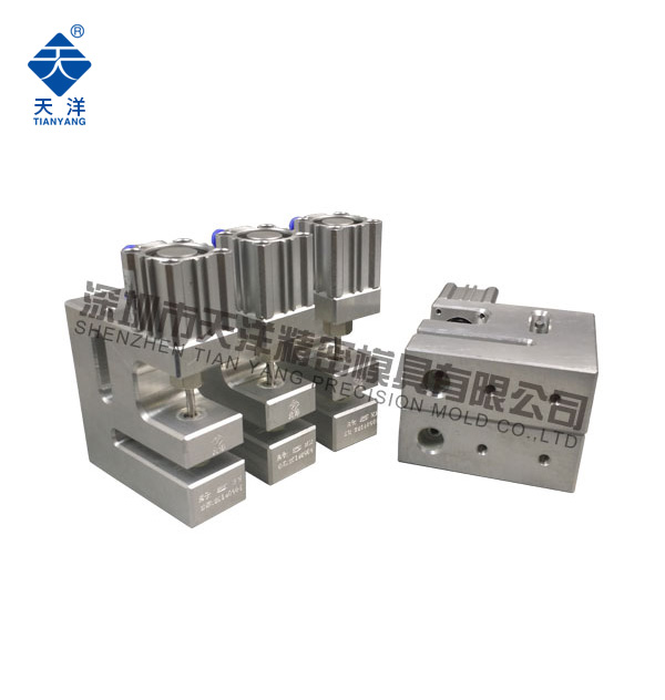 圓孔氣動(dòng)打孔機(jī)